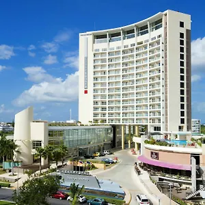 Krystal Urban & Club Hotel Cancun